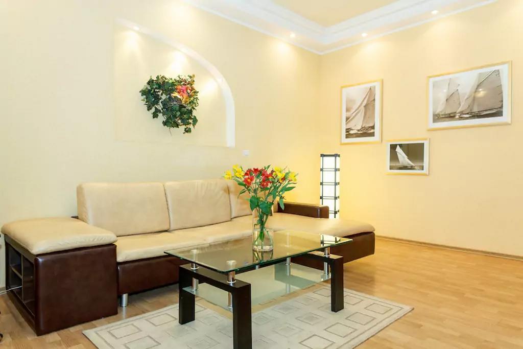Apartment On Soborniy 177 Zaporizhia Exterior foto